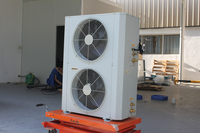Gesamthitze-Wiederaufnahme-Luft abgekühlte Wärmepumpe-Einheit des Haushalts-R410A mit 65 C dem Heißwasser